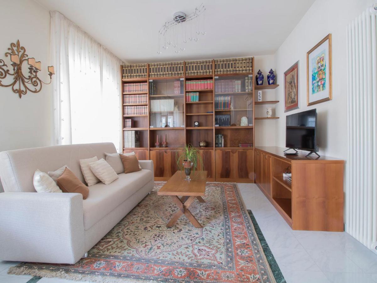 Apartment Lungomare By Interhome В'яреджо Екстер'єр фото